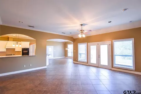 200 Burton Dr, Longview, TX 75603 photo 11