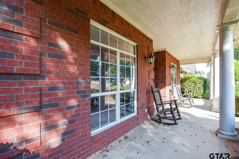 200 Burton Dr, Longview, TX 75603 photo 5