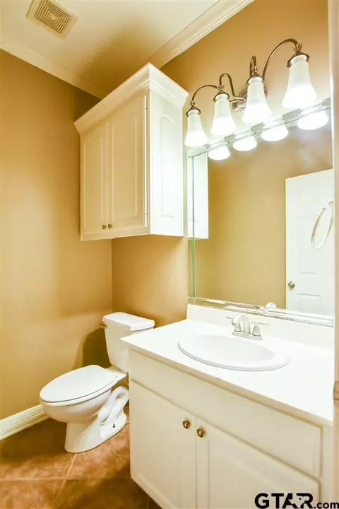 200 Burton Dr, Longview, TX 75603 photo 34