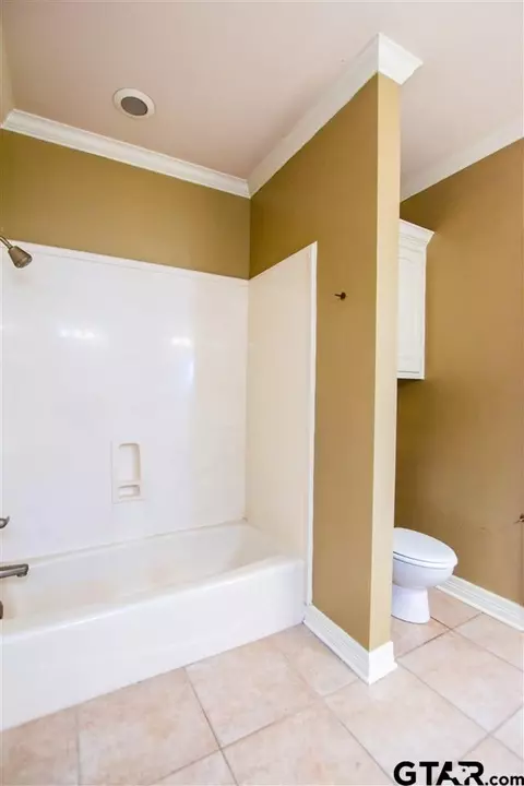 200 Burton Dr, Longview, TX 75603 photo 39