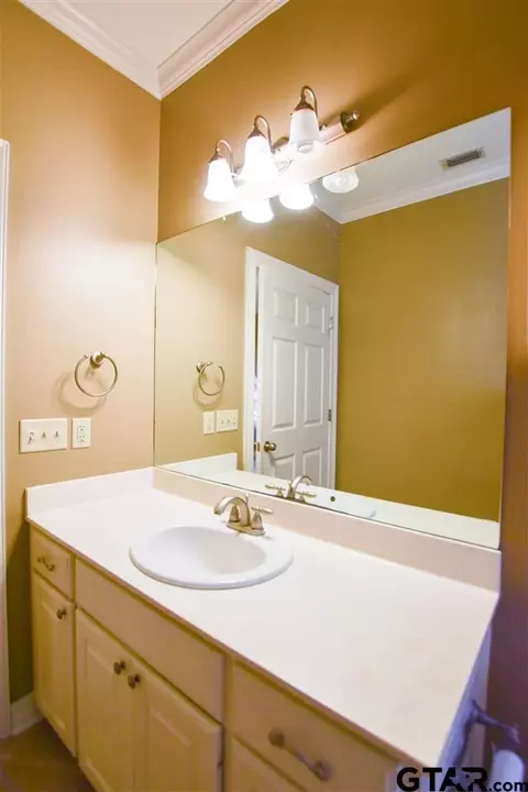 200 Burton Dr, Longview, TX 75603 photo 31
