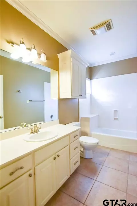 200 Burton Dr, Longview, TX 75603 photo 29