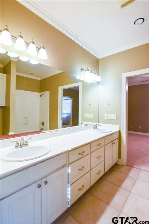 200 Burton Dr, Longview, TX 75603 photo 38