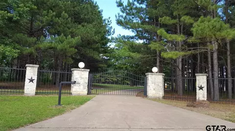 7976 Fox Rd, Gilmer, TX 75644 photo 3