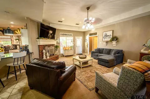 138 E Loop 564, Mineola, TX 75773 photo 3