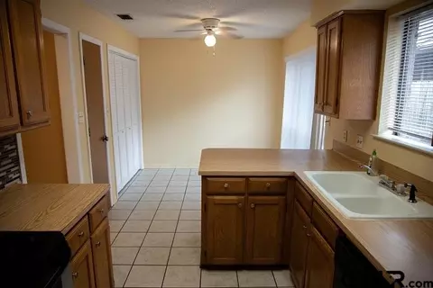 826 Toler Rd, Longview, TX 75604 photo 8
