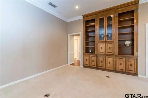 609 Regency Dr, Longview, TX 75604 photo 6