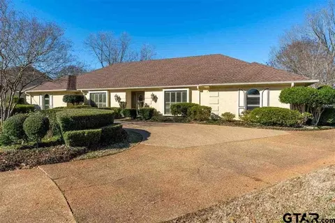 609 Regency Dr, Longview, TX 75604 photo 1