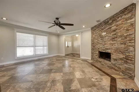 125 Hideaway Ln E, Hideaway, TX 75771 photo 9