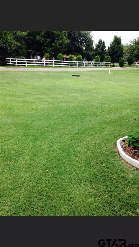 705 Smith, Como, TX 75431 photo 15