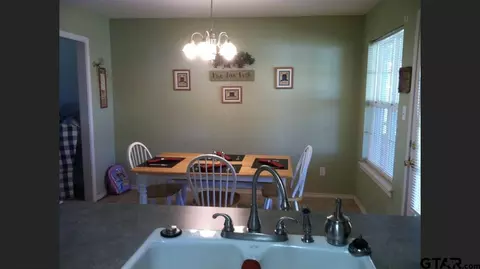705 Smith, Como, TX 75431 photo 4