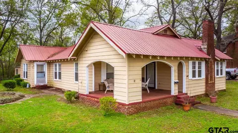 321 Warren, Gilmer, TX 75644 photo 2
