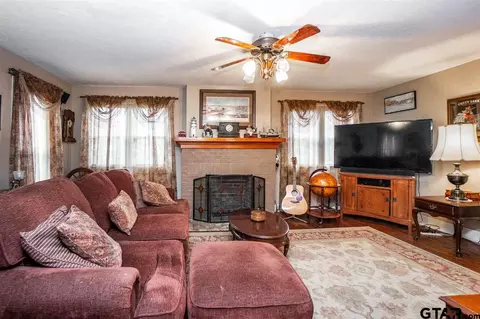 321 Warren, Gilmer, TX 75644 photo 12