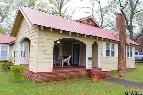 321 Warren, Gilmer, TX 75644 photo 4
