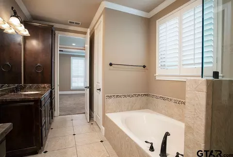 2229 Fallcrest, Tyler, TX 75703 photo 11