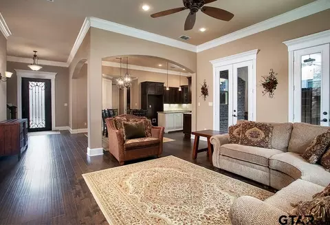 2229 Fallcrest, Tyler, TX 75703 photo 8