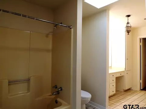 823 E Goode, Quitman, TX 75783 photo 17