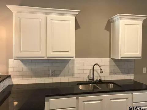 2017 Devine, Tyler, TX 75701 photo 8