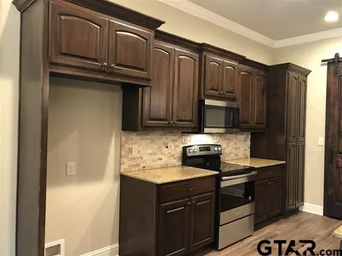 154 Hillside Dr, Longview, TX 75605 photo 3