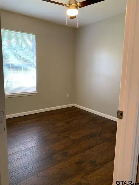 806 Maple St, Commerce, TX 75428 photo 9