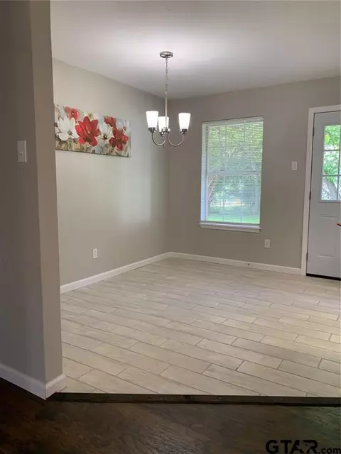 806 Maple St, Commerce, TX 75428 photo 7