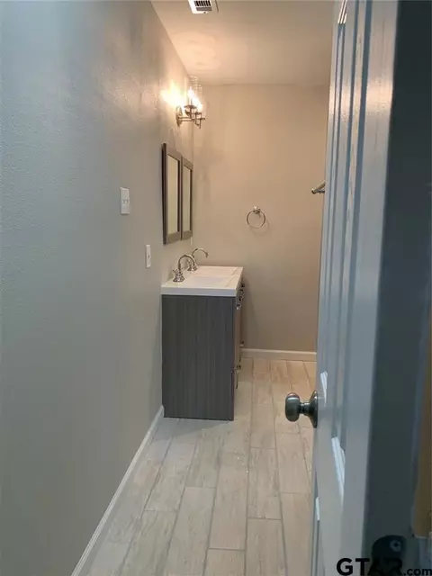 806 Maple St, Commerce, TX 75428 photo 12