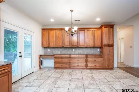 208 Strait Ln, Longview, TX 75604 photo 6