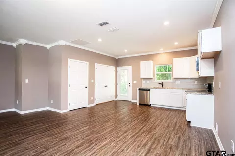 1900 Buccaneer Dr, Longview, TX 75604 photo 6