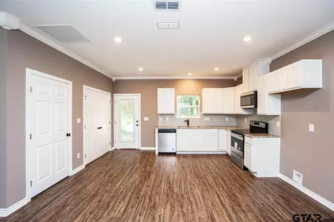 1900 Buccaneer Dr, Longview, TX 75604 photo 7