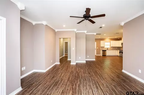 1900 Buccaneer Dr, Longview, TX 75604 photo 4
