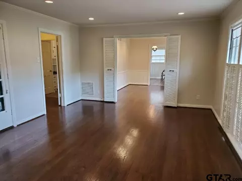 1209 E Dulse, Tyler, TX 75701 photo 8
