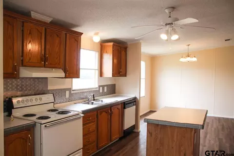 271 Ave E, Point, TX 75472 photo 5