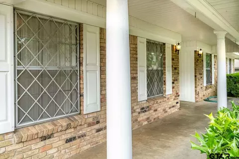 406 Helane Dr, Longview, TX 75604 photo 3