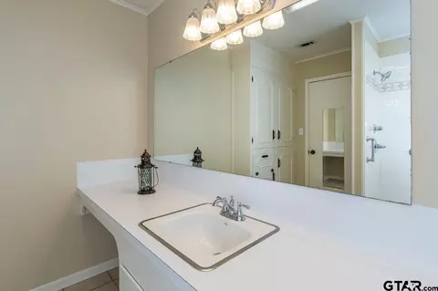 406 Helane Dr, Longview, TX 75604 photo 17