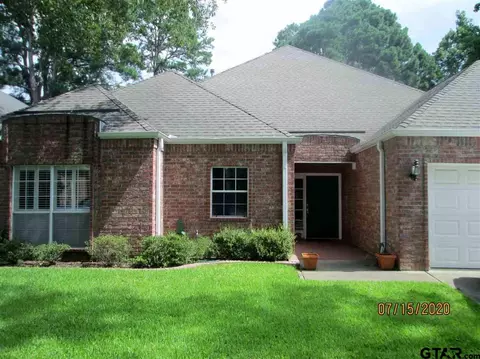 1411 Hollytree Pl, Tyler, TX 75703 photo 2
