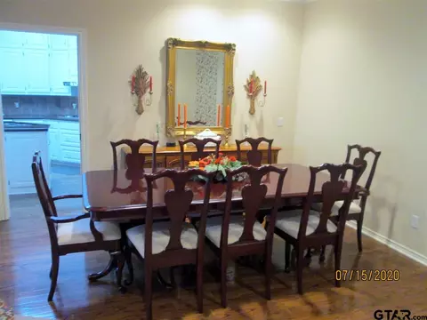 1411 Hollytree Pl, Tyler, TX 75703 photo 4