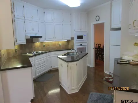 1411 Hollytree Pl, Tyler, TX 75703 photo 12