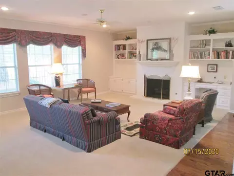 1411 Hollytree Pl, Tyler, TX 75703 photo 8