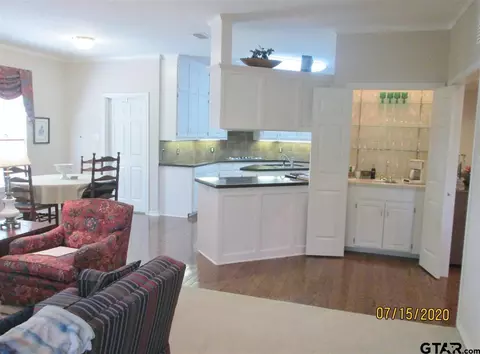 1411 Hollytree Pl, Tyler, TX 75703 photo 10