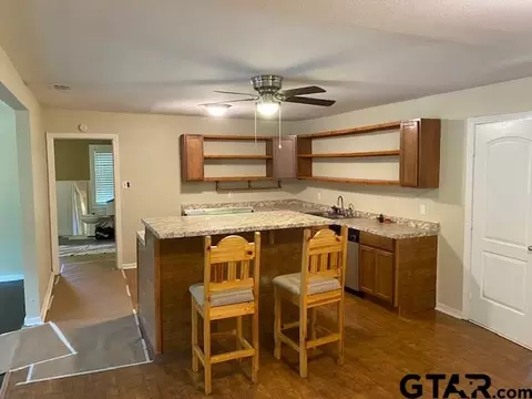 1417 Ruth, Longview, TX 75601 photo 3