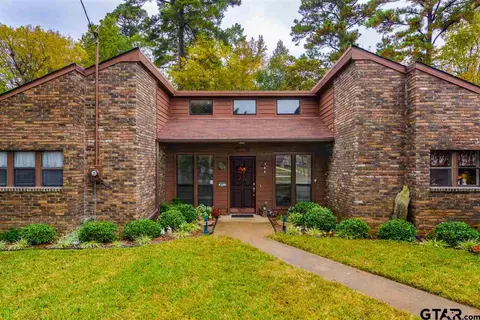 401 E Pirate St, Longview, TX 75604 photo 2
