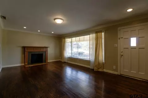 120 E 4th St, Tyler, TX 75701 photo 2
