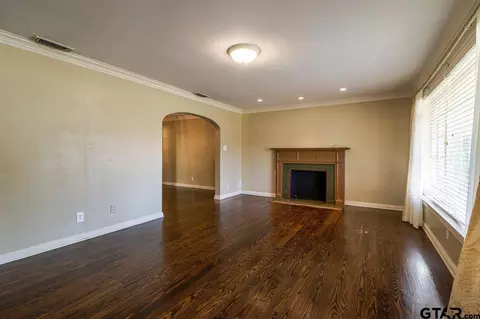 120 E 4th St, Tyler, TX 75701 photo 3