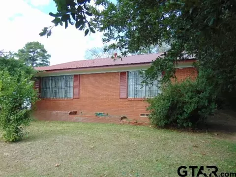1010 Kickapoo, Jacksonville, TX 75766 photo 4