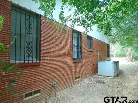 1010 Kickapoo, Jacksonville, TX 75766 photo 7