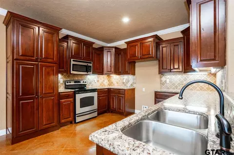 331 Rabbit Run Trl, Longview, TX 75603 photo 10