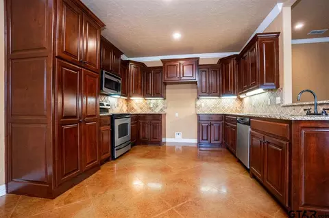 331 Rabbit Run Trl, Longview, TX 75603 photo 9