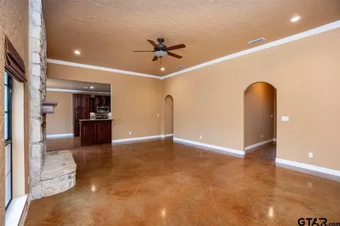 331 Rabbit Run Trl, Longview, TX 75603 photo 3