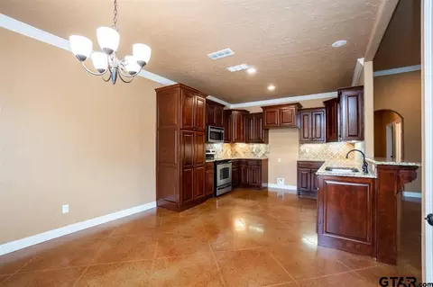 331 Rabbit Run Trl, Longview, TX 75603 photo 8