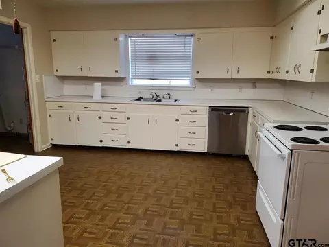 303 Pace, Naples, TX 75568 photo 4